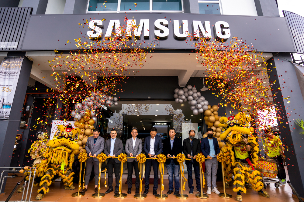 Samsung Grand Opening at FotoCharlie Yong Peng
